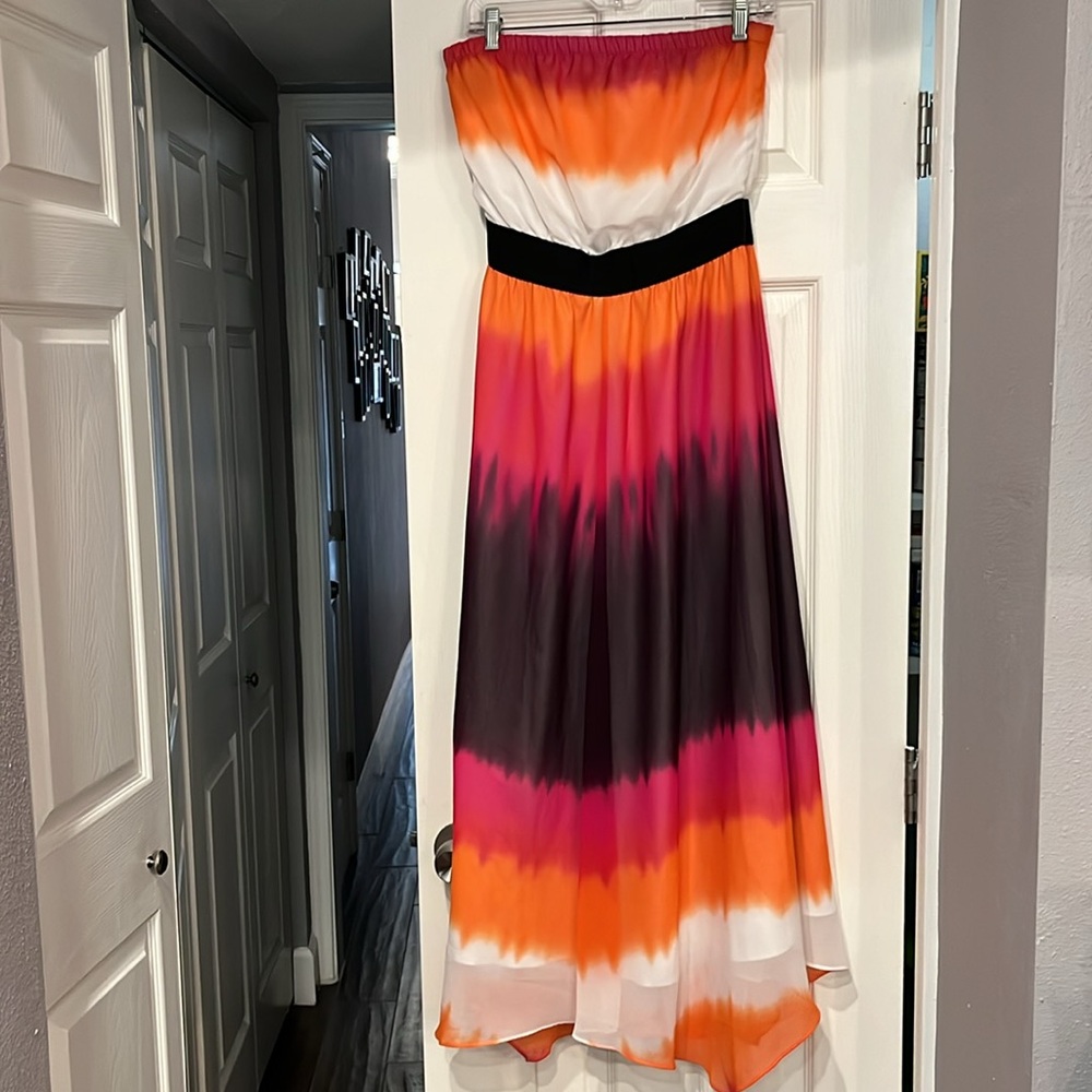 Express maxi dress size SP like new. Multi color of Orange, hot pink, white.
